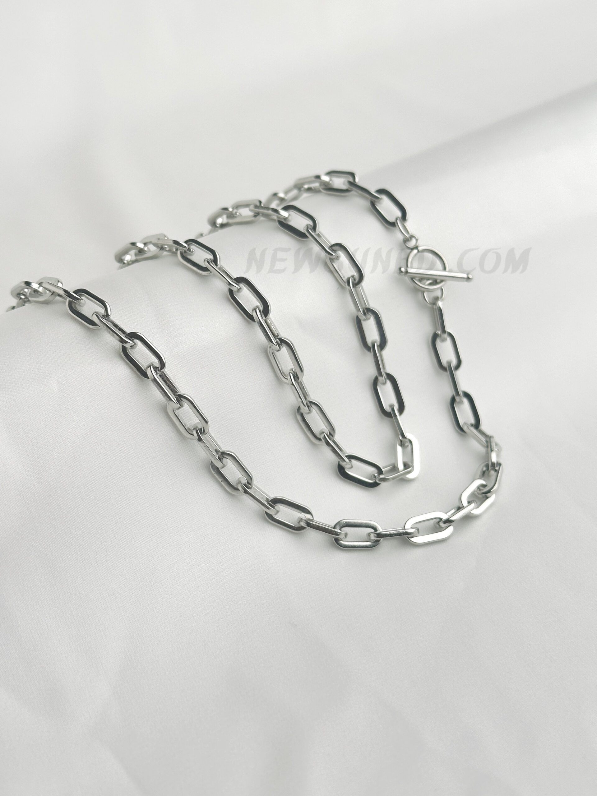 549CB8A8-7FF3-49A3-A60B-6CA28F6B90BC 6mm Oval Paperclip Link Chain Necklace - Image 1