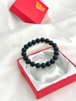 AA Black Onyx Matt Finish 10mm Round Beads Stretch Bracelet - Image 3