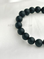 AA Black Onyx Matt Finish 10mm Round Beads Stretch Bracelet - Image 2
