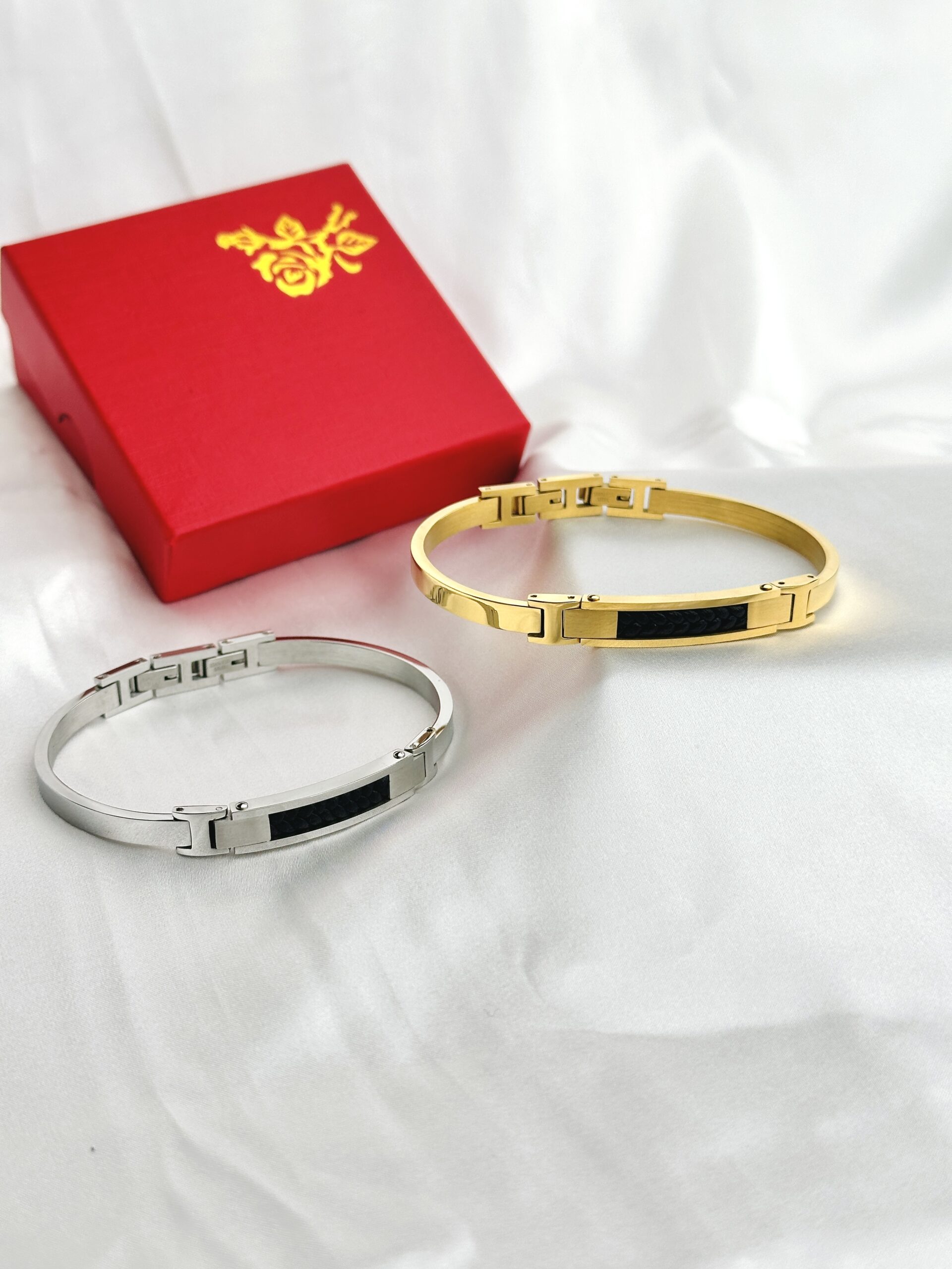 IMG_4116 100% SS Curved Links Thin Adjust 2 Clasps - Image 1