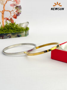 4mm Gucci Engraved Bangle With Clasp