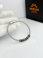 Luxor Titanium Helix Cuff - Image 4