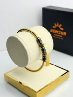 Luxor Titanium Helix Cuff - Image 7